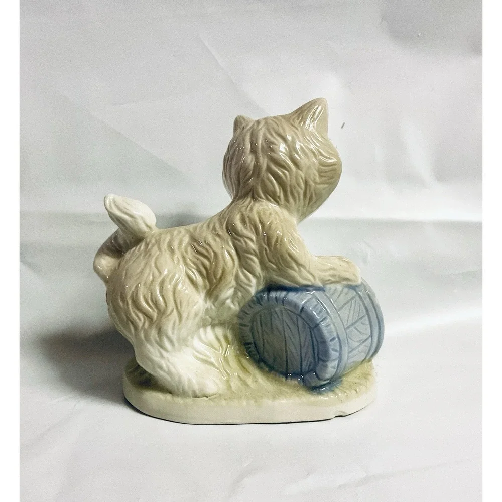 Original Artmark Porcelain Cat with Mice in Basket 4.5